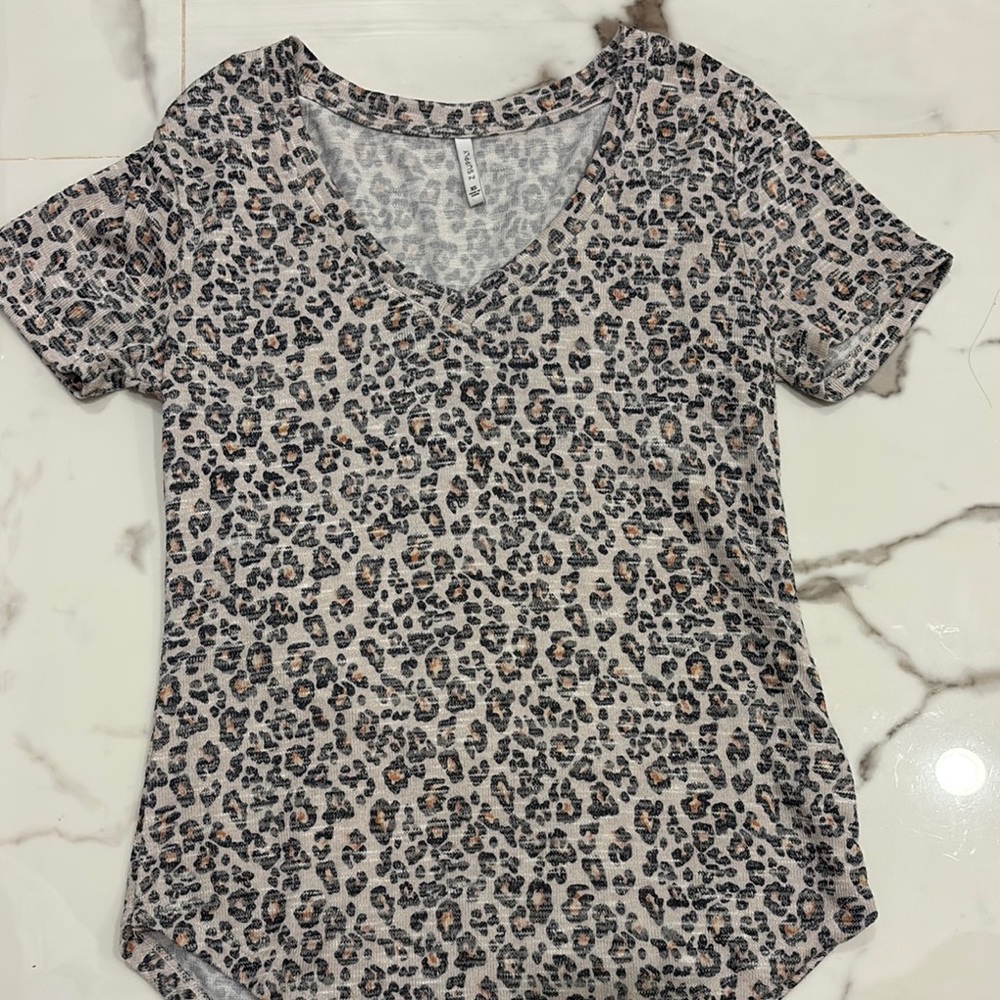 Z supply Leopard Print V-Neck Women's Top